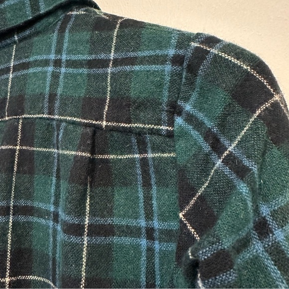 VTG Casual Corner Wool Blend Green and Black Plaid Shirt - Picture 8 of 8